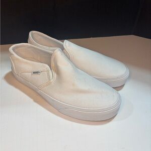 New Vans Off The Wall white women’s 7.5